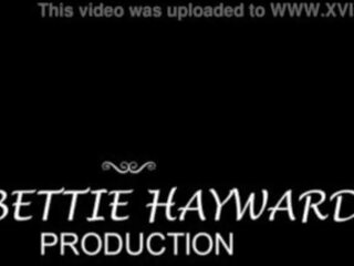 Bettie hayward uz krāpšana sieva izpaužas viņai paša back&excl; trl&period;