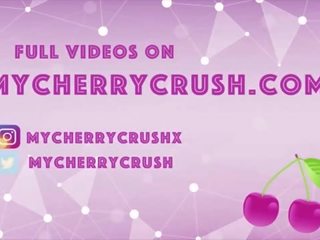 Erootiline pepu kiusasid sisse püksikud ja masturbeerimine koos mänguasjad - cherrycrush
